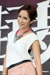 组图：萧亚轩担任评审秀热舞 自曝年底发新专辑