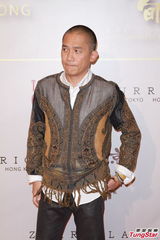 组图：刘嘉玲梁朝伟恩爱现身粉碎冷战谣言