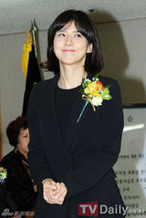 组图：韩星李宝英担任一日名誉信访义务室长