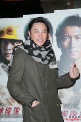 组图：谢霆锋否认豪宅赠前妻 新年与两子聚天伦