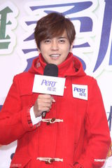 组图：罗志祥不知杨阳恋详情 留台跨年不来内地