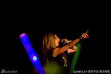 组图：艾薇儿上海开唱火爆异常 摇滚小天后热力四射