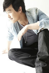 组图：陈思成硬朗大片透小清新范 《北爱》定播期