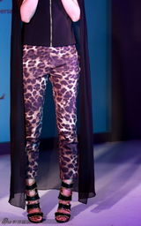 组图：陈慧琳出席某品牌活动 畅谈与儿子生活点滴