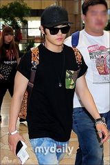 组图：SJ少女时代EXO等赴京录制中韩歌会