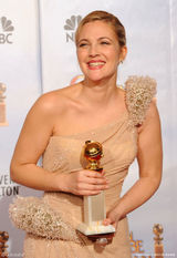 高清组图：巴里摩尔获电视影后 现身后台优雅迷人