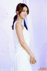 组图：韩星柳仁英赴台代言 望与周杰伦合作