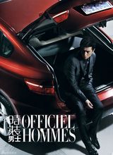 组图：朱雨辰拍摄时尚大片 独特气质自然流露