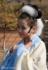 幻灯：《嫦娥》探班 玉兔王子文可爱表情八连拍