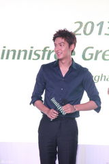 组图：李敏镐帅气出席活动 新剧将演高中生