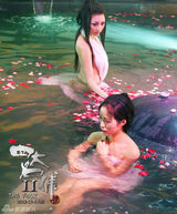 组图：《名捕2》柳岩江一燕拼尺度浴室赤裸争艳