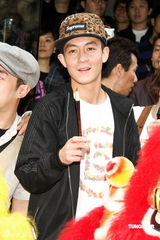 幻灯：陈冠希台北开店六月复出 称不知Lucas是谁