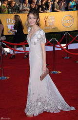 高清组图：萨拉-海蓝德珠绣礼服亮相娇俏可人