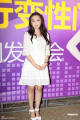 组图：陈美行现身澄清变性传闻遭猛男求爱