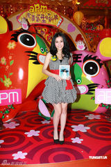 幻灯组图：谢安琪香港签唱会 矢口否认遭到TVB封杀