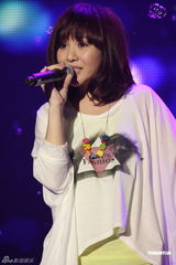 组图：孙耀威梁文音加盟不设限演唱会 推行宗教时尚