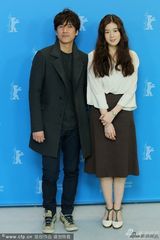 组图：《惠媛》记者会 李善均郑彩恩亮相