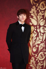 高清组图：李敏镐朴有天等助阵SBS演技大赏