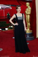 高清组图：奥斯卡红毯 玛丽亚-曼努诺斯黑色礼服