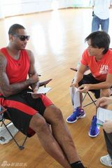 高清图：冯德伦加盟《神奇》 与安东尼秀球技