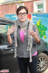 组图：吴绮莉否认与邓梓峰车震 对绯闻一笑置之