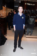 组图：熊黛林和张震优雅代言 拒谈男友郭富城