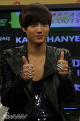 组图：EXO-K成员KAI迎接二十岁成人礼