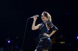 组图：周蕙上海开唱暴走14年摇滚梦