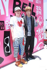 组图：五月天阿信携手不二良 称自创品牌有得赚