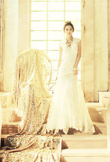 组图：韩女星金尹慧婚纱写真 优雅性感吸引目光