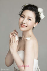 组图：刘梓妍新娘大片曝光 朋克盘发吸睛