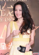 组图：舒淇澄清情伤传闻 嫩黄长裙显优雅