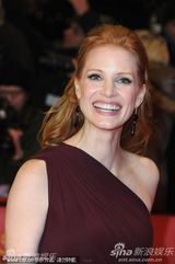 高清图：《大将军寇流岚》首映 巴特勒查斯坦嬉闹