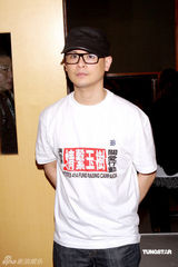 组图：香港演艺界为赈灾录歌 郑秀文已探访灾区