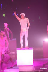 组图：郭富城个唱变型金刚舞台华丽震撼