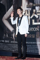 高清组图：申世京刘亚仁等出席《时尚王》记者会