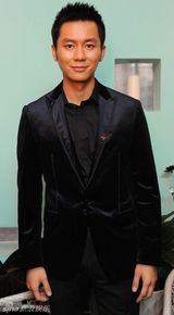 组图：李晨首秀T台风引领新春男士时尚