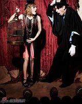 高清组图：艾玛-沃特森化身马戏团女郎 浓妆华丽