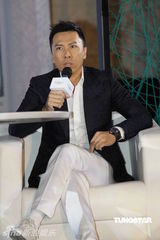 组图：甄子丹欲挑战喜剧片 将回港入组拍摄新戏