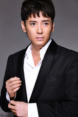 组图：韩栋稳重气质写真曝光 尽显优雅时尚