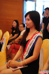 组图：韩国小姐遭暗讽撞脸 集体赴中国整形