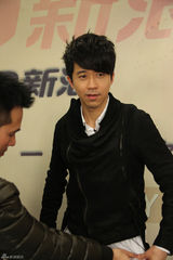 组图：光良做客新浪聊北京演唱会