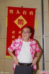 组图：萧芳芳探班詹瑞文卢海鹏 挑战大尺度