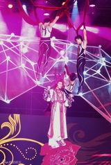 组图：张晓晨中秋晚会彩排曝光 赤炎长发穿越范