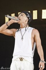 高清图：BigBang东京巨蛋开唱 激情疯狂表演