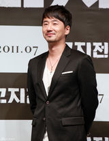 高清图：高修申河均宣传《高地战》 金玉彬红发抢镜