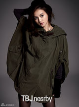 高清图：韩星WooRi冬装写真 尽展首尔时尚风情