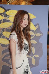 组图：榜中榜小贝贴面女主播 EXO-M西装俊朗