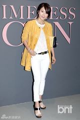 组图：李钟硕2AM瑟雍等帅气出席戴妃摄影发布会