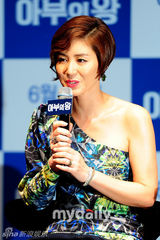 组图：宋清晨等出席新片《阿谀之王》发布会